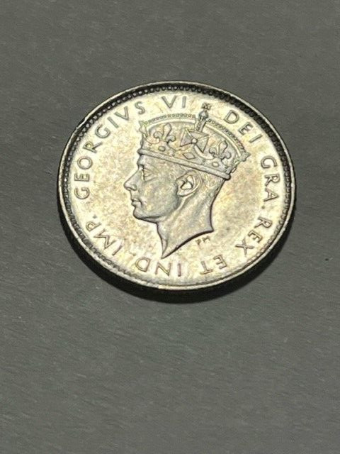 1945-C Newfoundland 5 Cents Silver Unc++ #4305