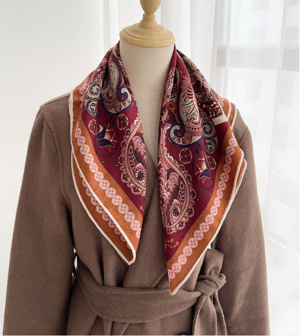 70% Cashmere 30% Silk jacquard Bandana Shawl 26'' Scarf Double Face Totem Print