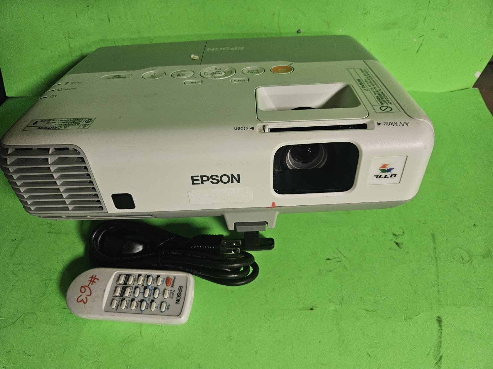 Epson PowerLite 92 - H381A - 3LCD Projector 2400 Lumens HDMI Projector 3827h