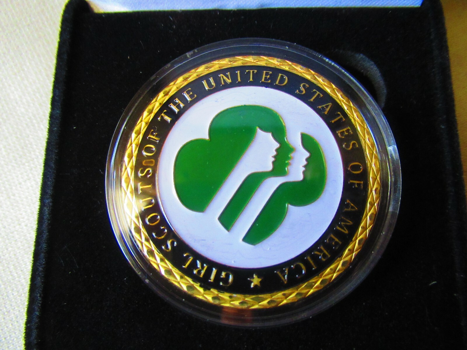 GIRL SCOUTS OF THE UNITED STATES OF AMERICA Challenge Coin w/ Presentation Box