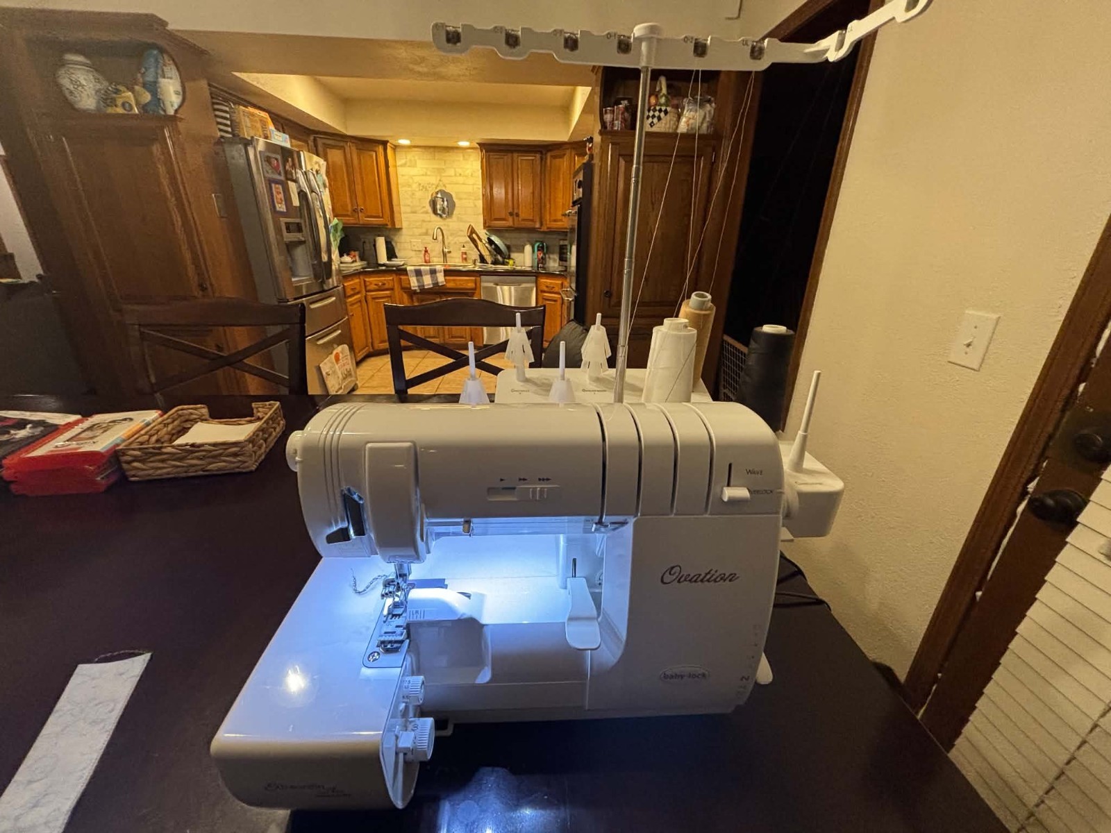Baby lock Ovation Serger BLES8 w/ Roller Case Babylock Ovation Serger
