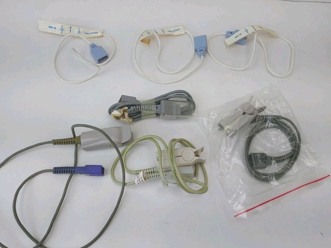 Lot of Nellcor Finger Sensors DS-100A EC-4 and D-25 Sensors
