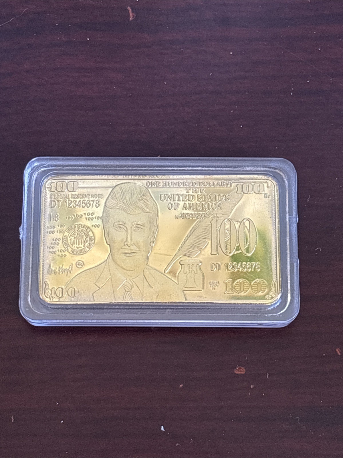 US President Donald Trump $100 Dollors Gold Plated Commemorative Bar Coin Gift