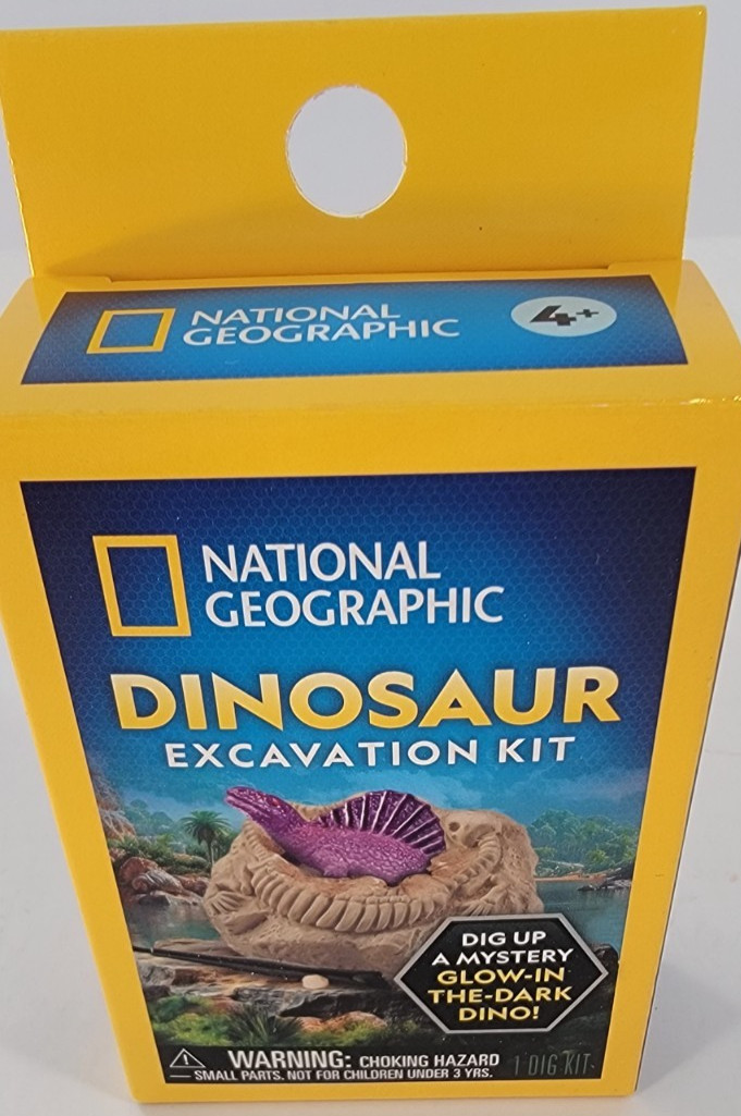 National Geographic Dinosaur Excavation Kit Dig Up Mystery Glow-In The Dark Dino
