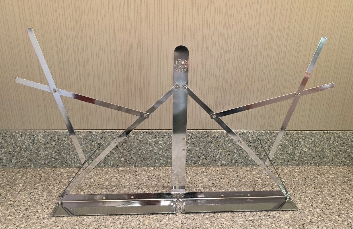 The Hamilton Combination Music Stand Tripod Or Adjustable Tabletop & Carry Tote