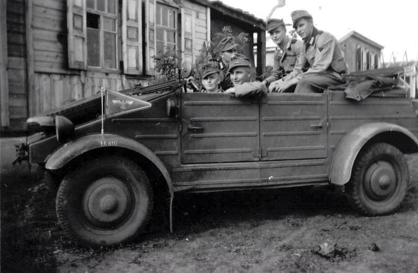 WWII Photo German Kubelwagen and Soldiers  WW2 B&W World War Two  / 2175