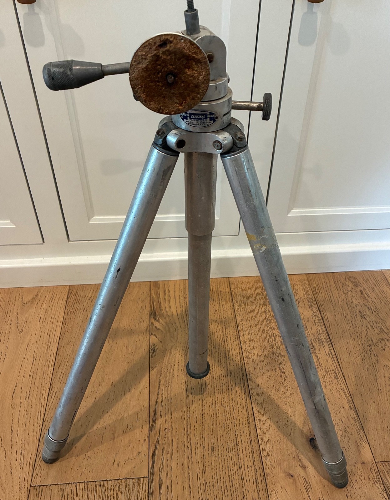 Vintage Tiltall Professional Aluminum Tripod Model 70" Full Extension 4602 As Is
