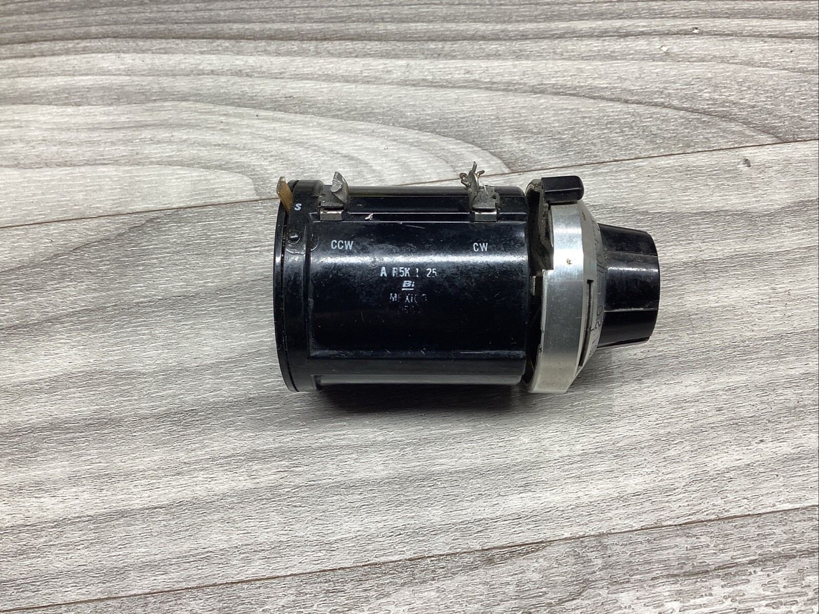 Helipot AR 5K L.25 Potentiometer #827F290