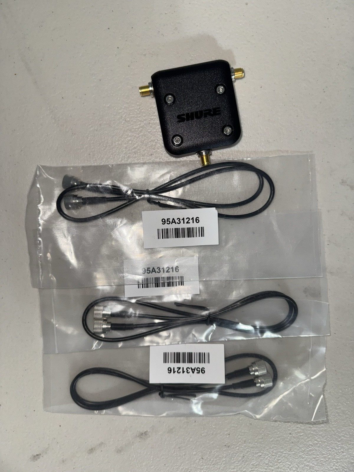 Shure UA221-RSMA Reverse SMA Passive Antenna Splitter for GLXD4R