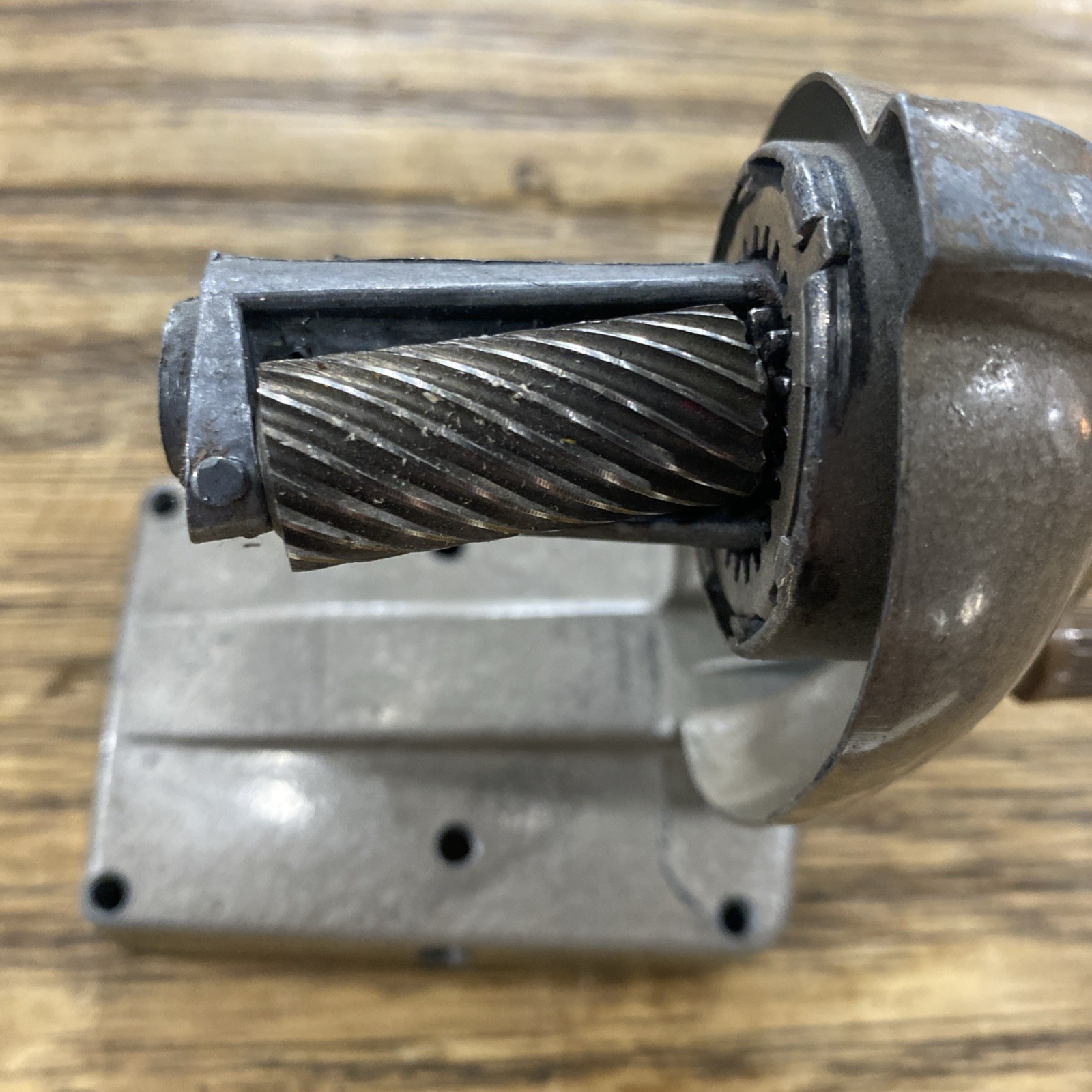 Vintage Boston Vacuum Mount Self-Feeder Manual Table Mount Pencil Sharpener