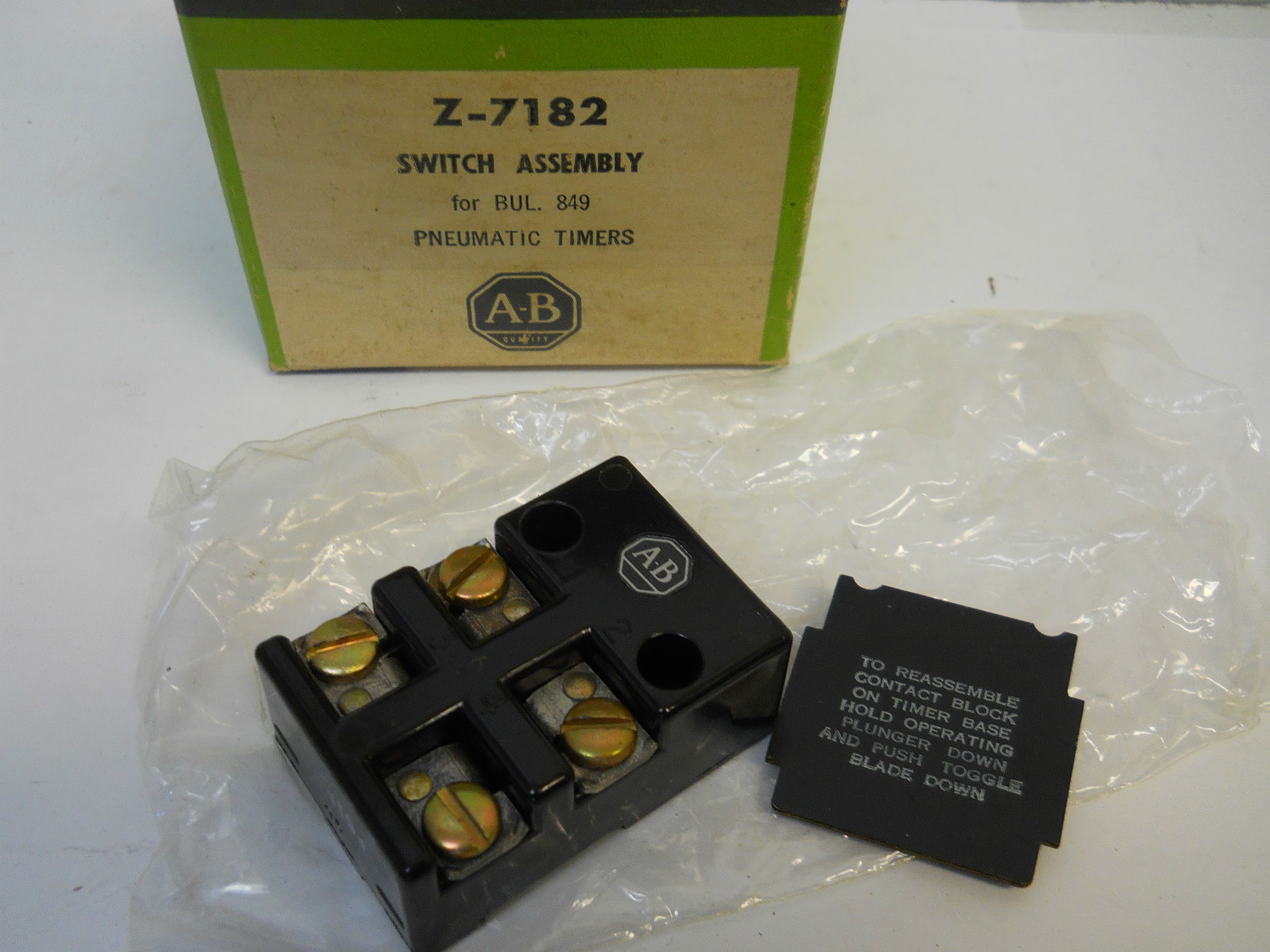 ALLEN BRADLEY Z-7182 PNEUMATIC TIMER SWITCH CONTACT ASSEMBLY   NEW IN BOX