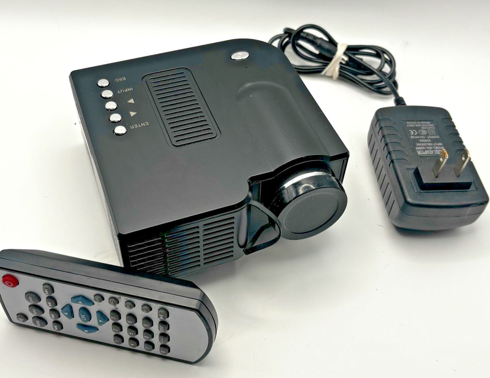 Portable Mini LED Entertainment Projector LCD Image System Projects Up To 60"