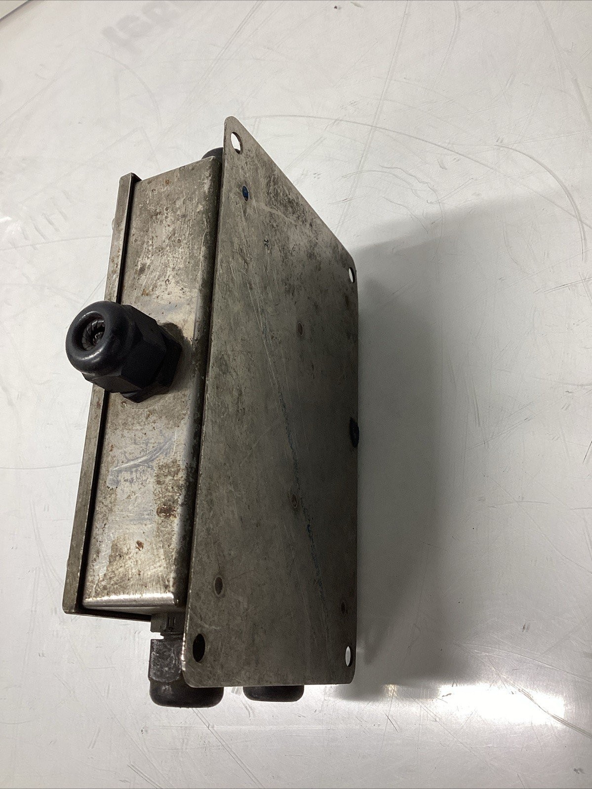 CSB-40 Compact summing box S-541