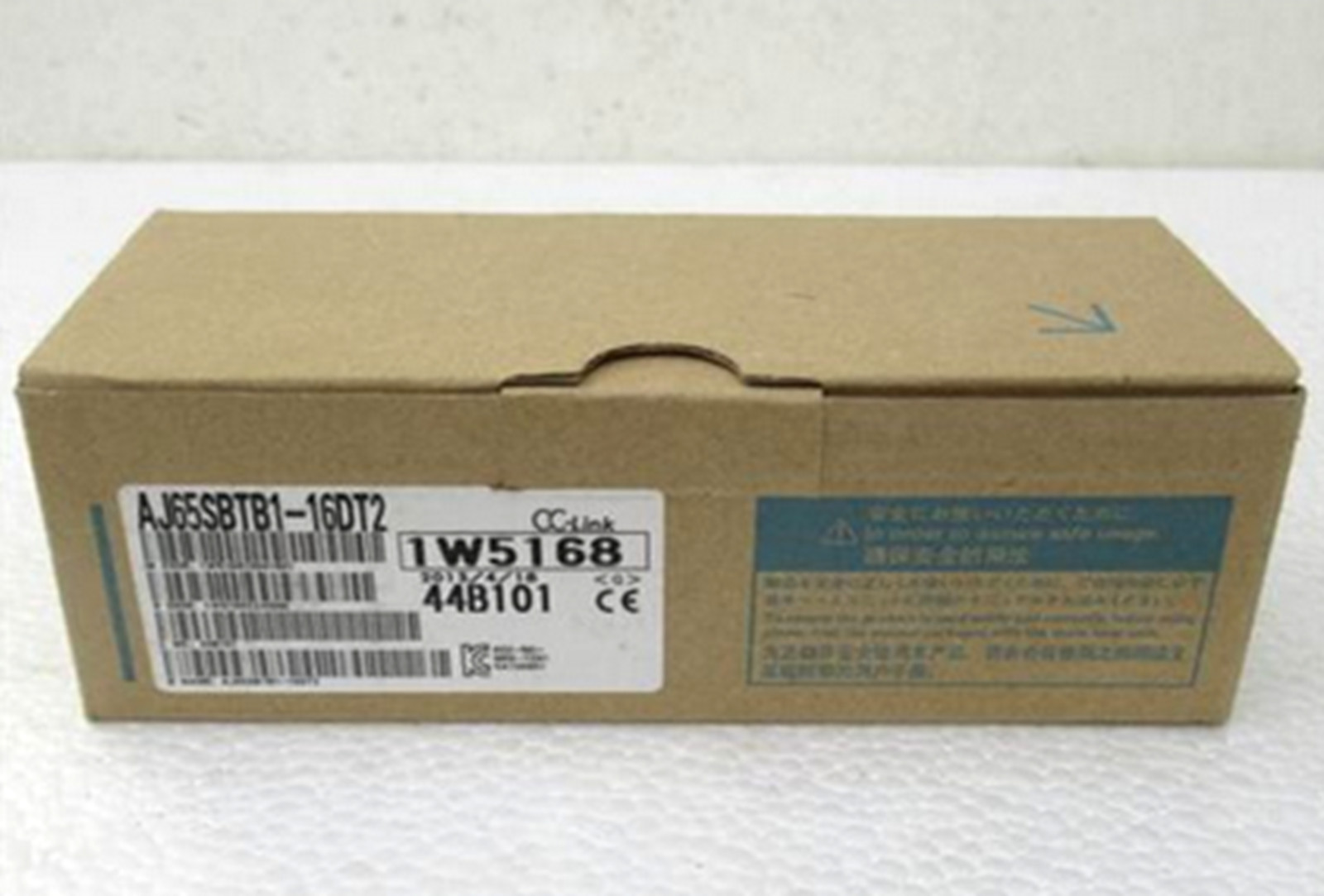 NEW MITSUBISHI AJ65SBTB1-16DT2 8 SINK IN8 SINK OUTLOW LEAKAGE PLC