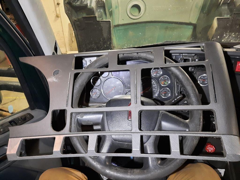 Replaces S18-1026-000 2016 KENWORTH T680 INTERIOR TRIM ,  MT