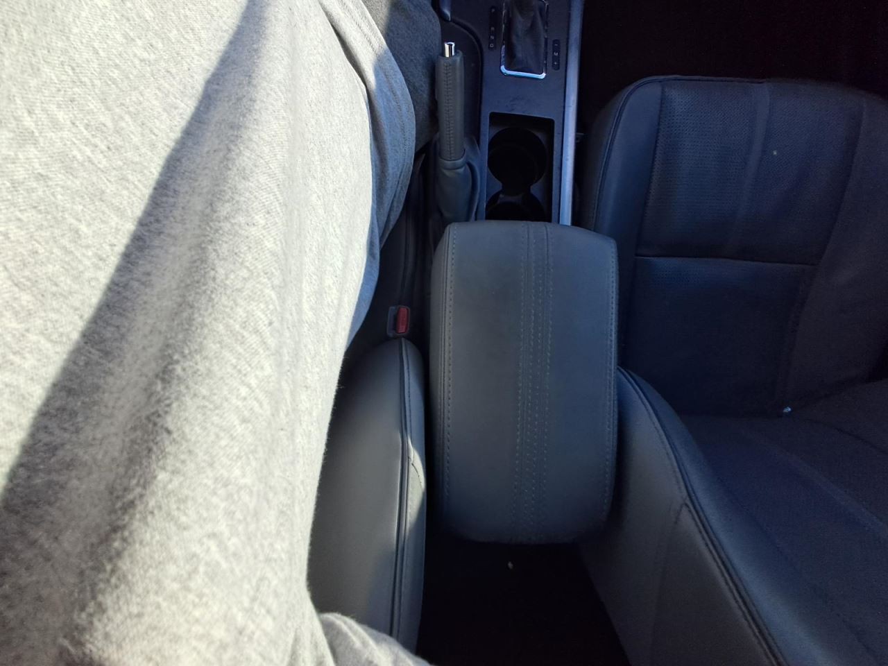 MKZ 2010 Glove Box 4869932