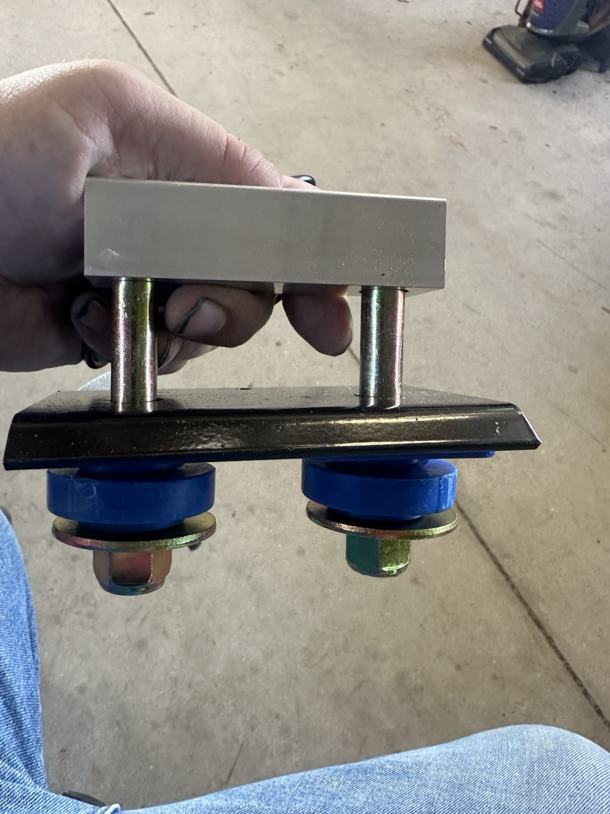Lower Hood Mount Hinge Pivot Bushings Channel Bolt Holders Fit for Peterbilt 379