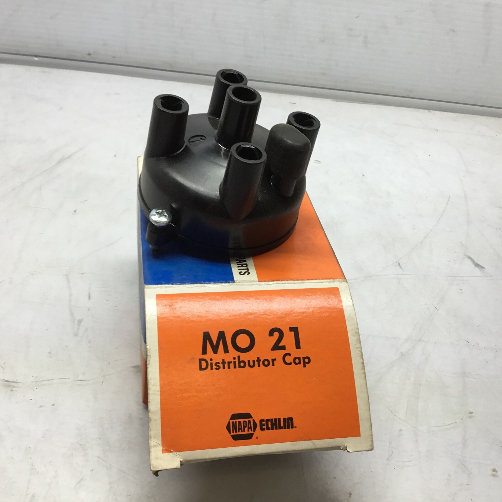 MO21 Echlin NAPA Distributor Cap