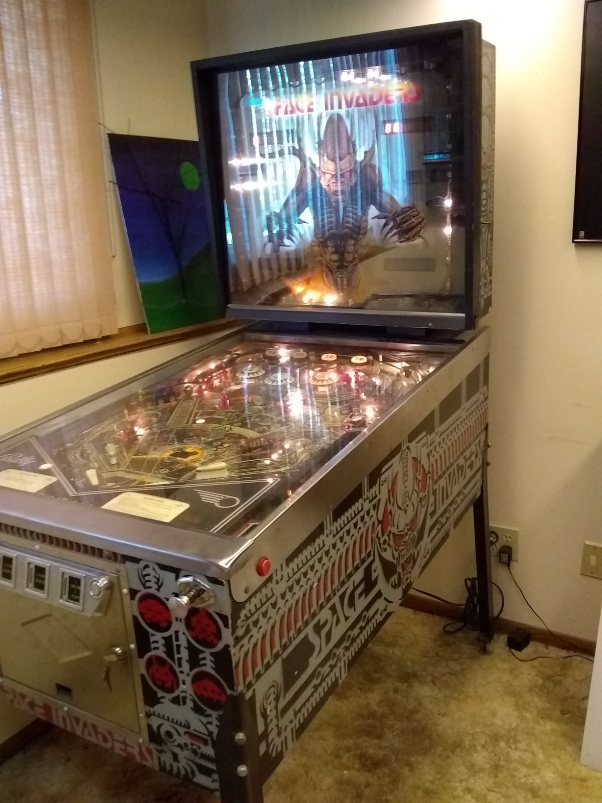 1980 Space Invaders wide body pinball maching