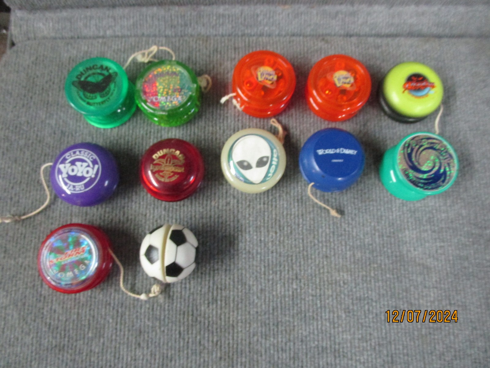 12 Vintage 90's Yo Yos