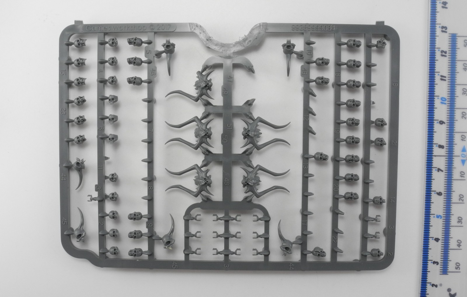 SKULLS SPRUE some missing Plastic Chaos Daemons Parts Bits Warhammer or 40K G2E