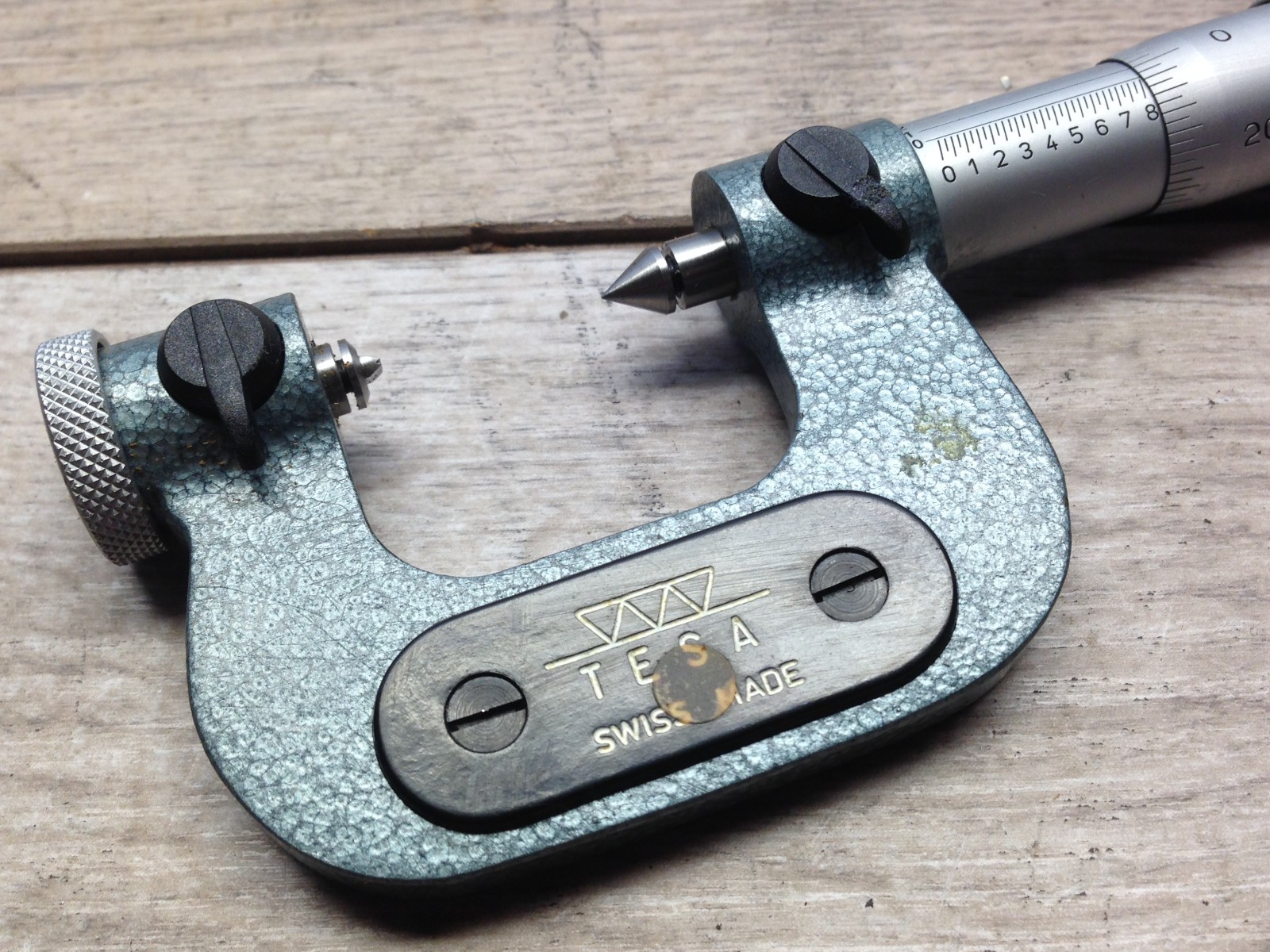 NICE SWISS TESA 0 - 1" .0001 " THREAD MICROMETER + ANVILS & CASE