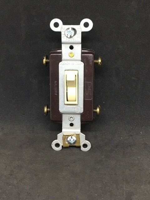 Pass & Seymour Legrand 664-SIG 4-Way Toggle Switch 15A 120/277 VAC FREE SHIP c