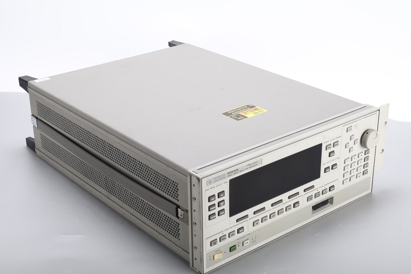 HP 83640L Synthesized Swept-CW Generator, 10MHz to 40GHz With Opt 001, 004, 008