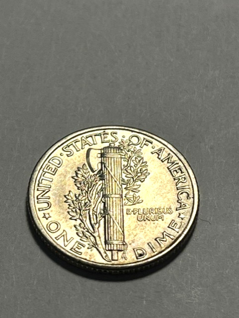 1935-P Mercury Dime/Silver/Unc+ #4694