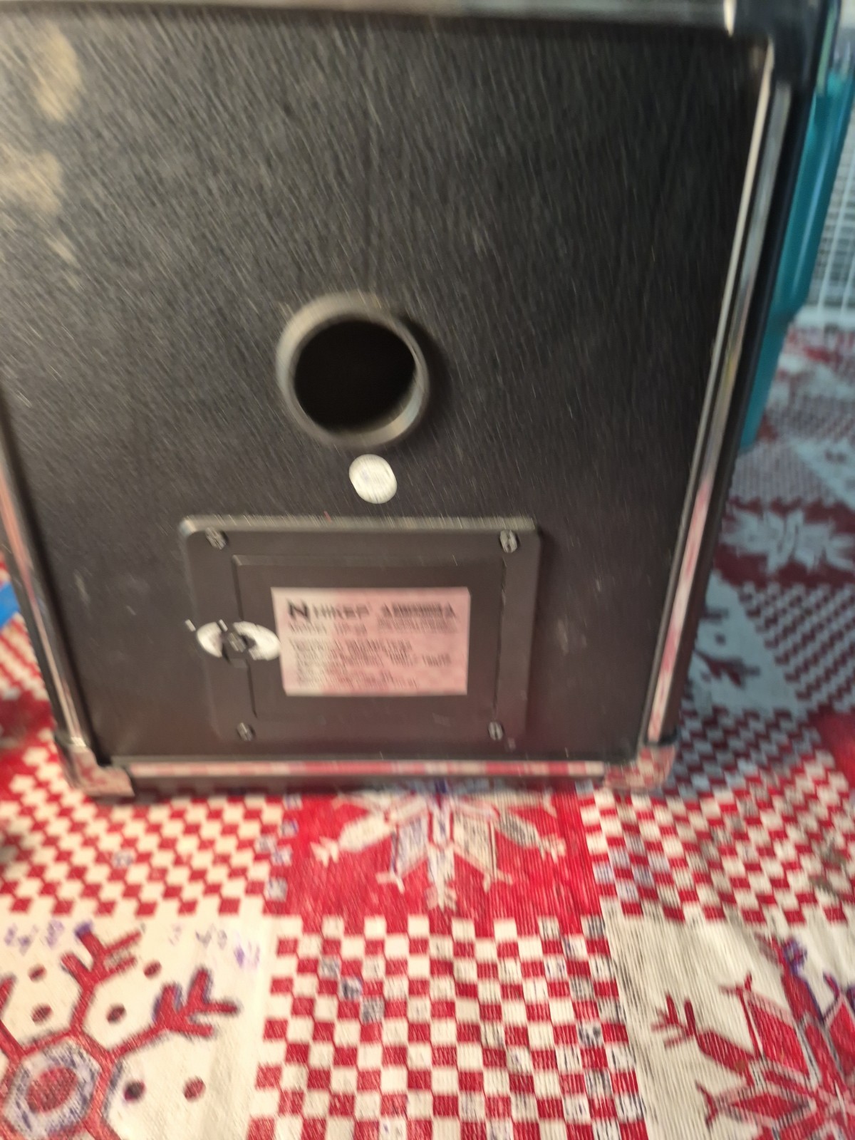 Hikep bluetooth karaoke machine Needs A Battery, Micrphone