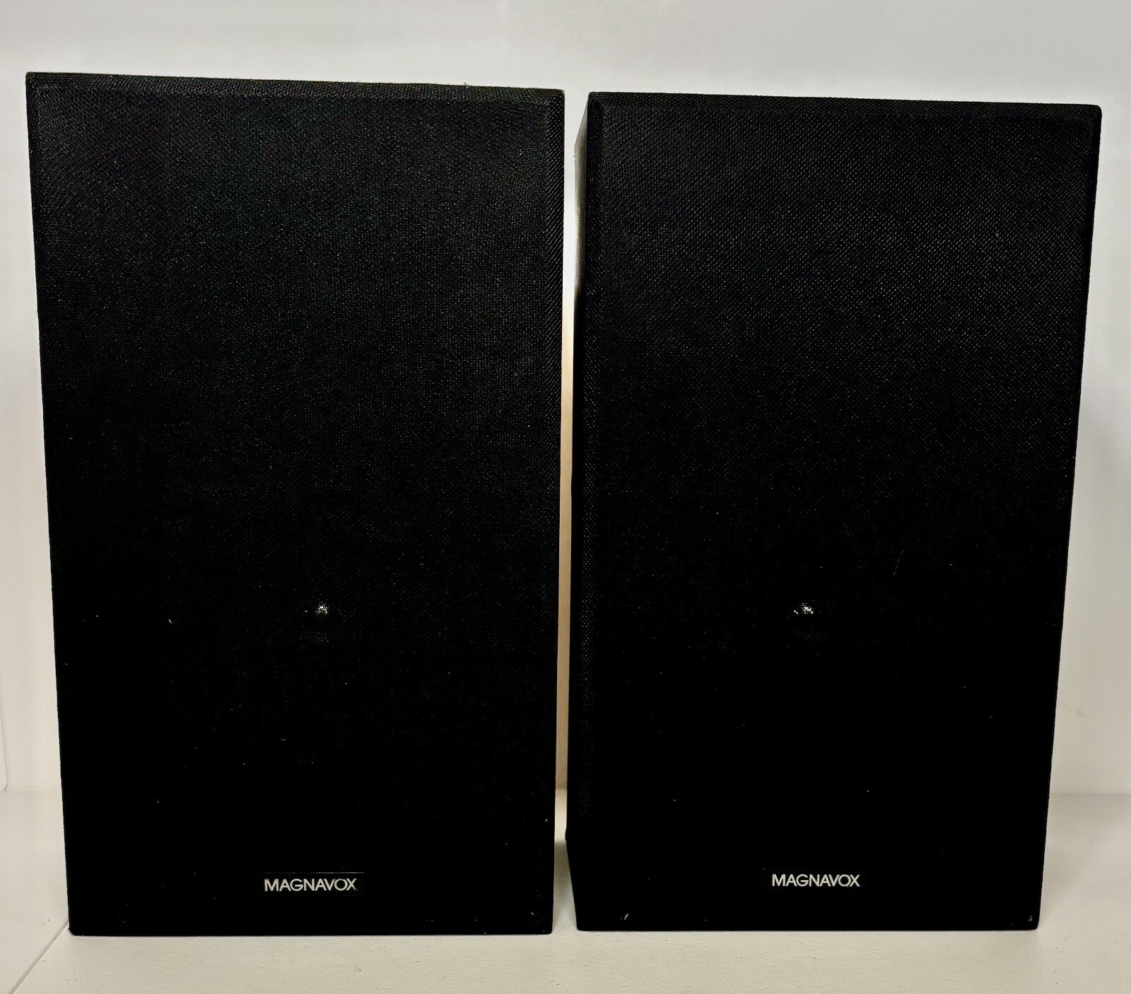 Pair of magnavox mx1414 speakers -tested