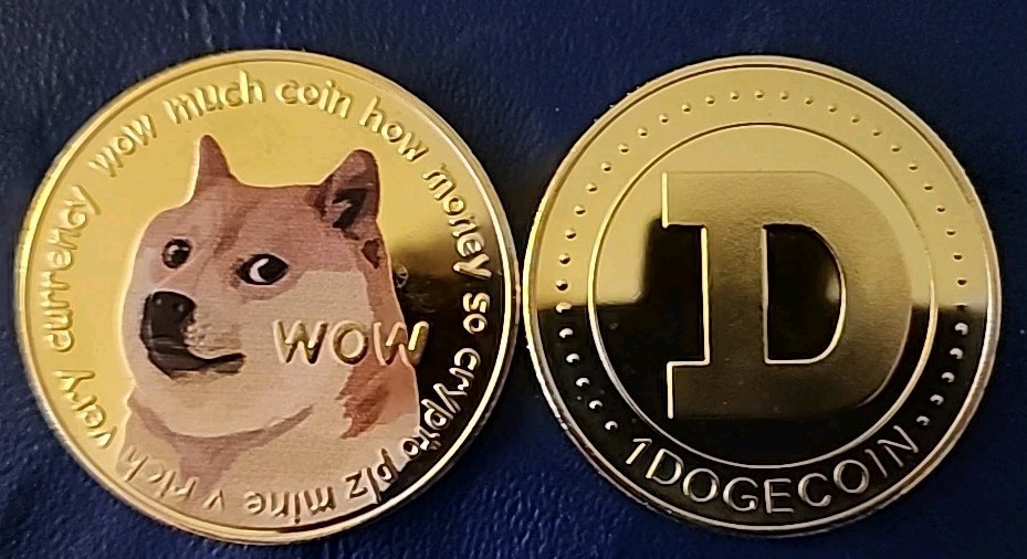 Dogecoin Gold Plated Color Physical Coin Cryptocurrency DOGE Collectible Coin