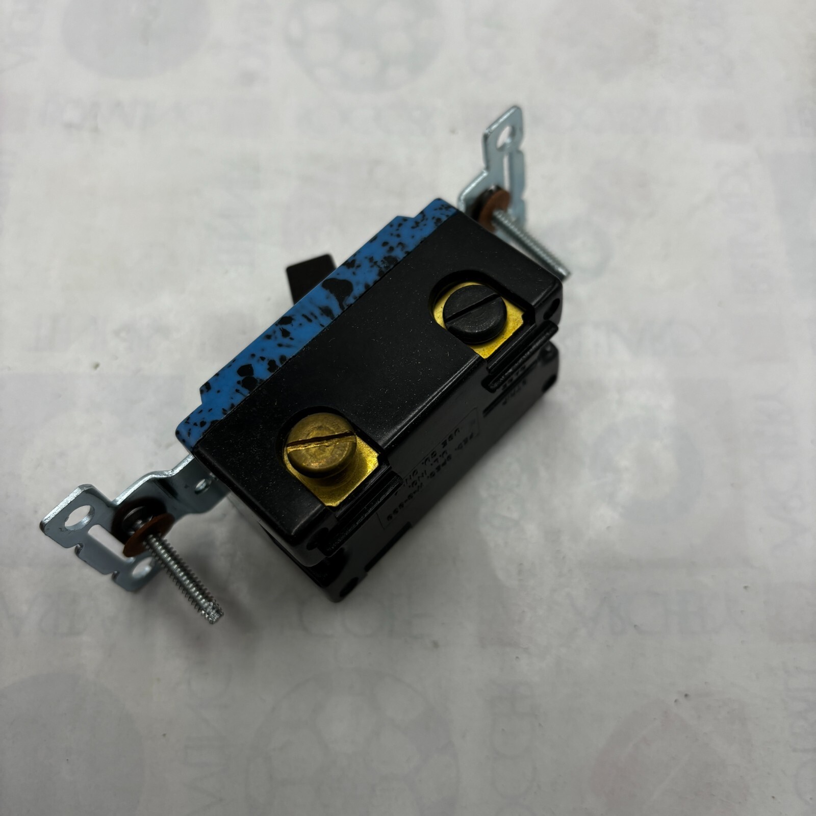 BRYANT4505 SINGLE POLE BROWN TOGGLE AC SWITCH 15A 120/277VAC ⭐