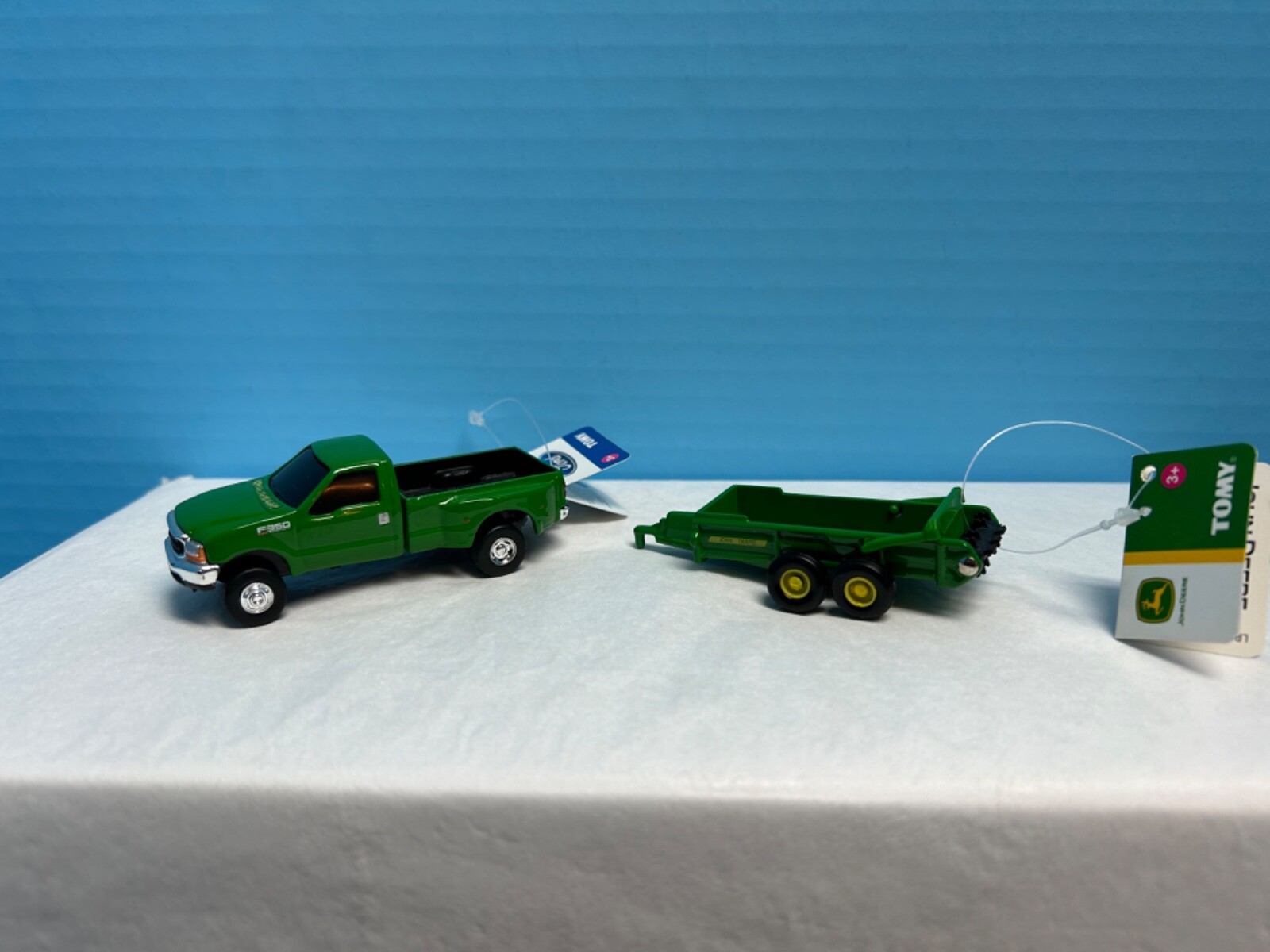 John Deere Green ERTL 1/72 scale Ford F350 2 Door Pickup w/Trailer