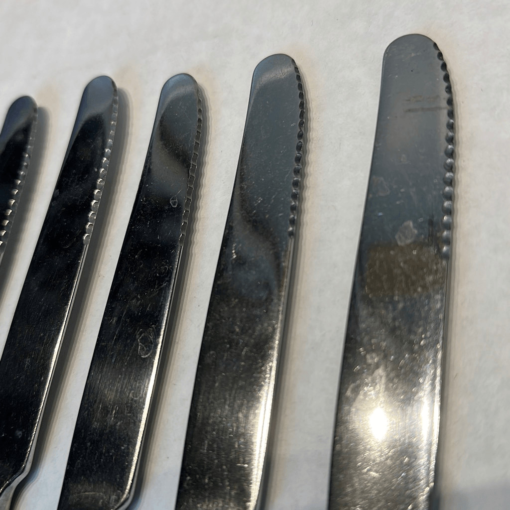 Oneida Stainless Dinner Knife Scroll Pattern Lot Set 8 Knives