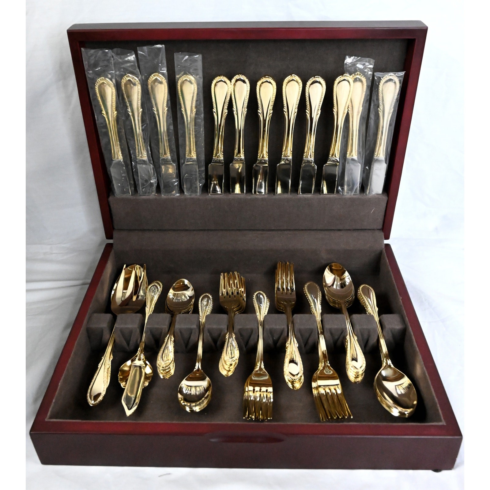 Farberware BREEZE GOLD Pattern Gold Electroplate 64 PC Flatware Set w/ Box