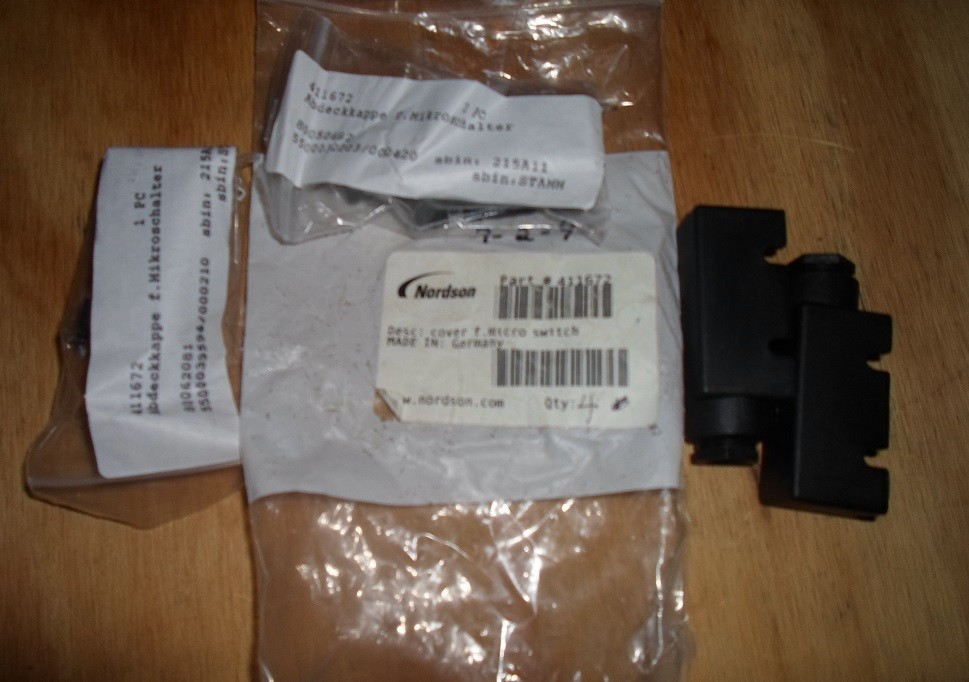 NORDSON 411672 MICRO SWITCH COVER (NEW IN PACKAGE) LOT OF 4
