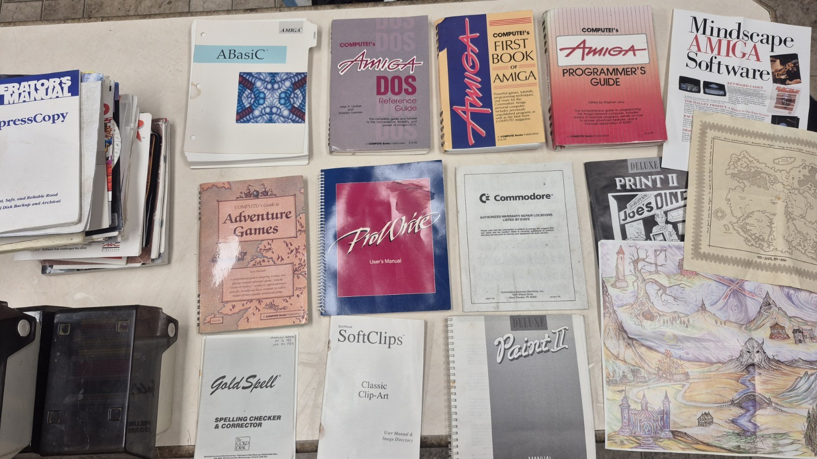 AMIGA Lot Software, Manuals, Programs, Books, Games, Instructions, Commodore