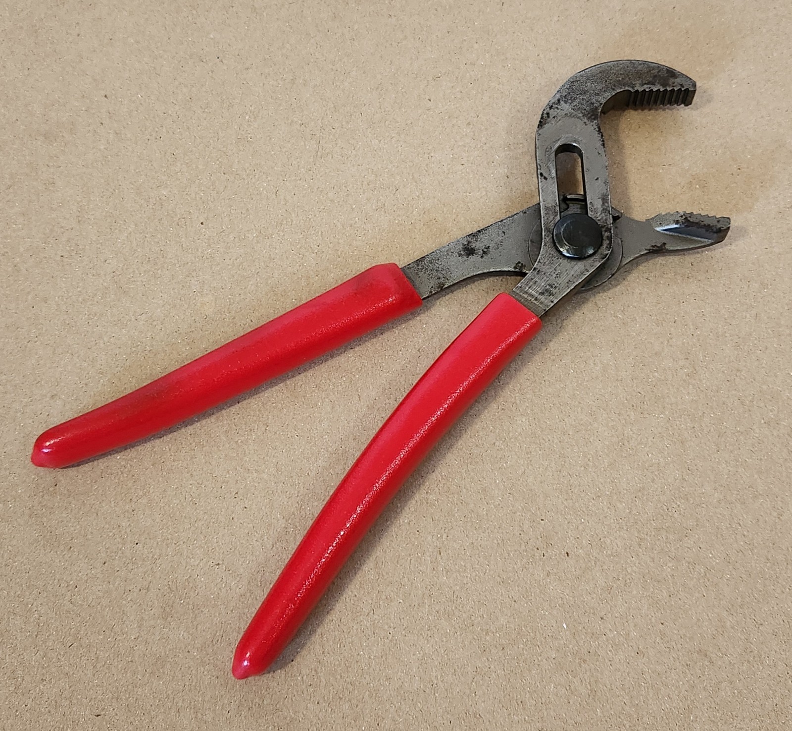 Snap On 91ACP 9" Adjustable Joint Interlocking Channel Pliers RED