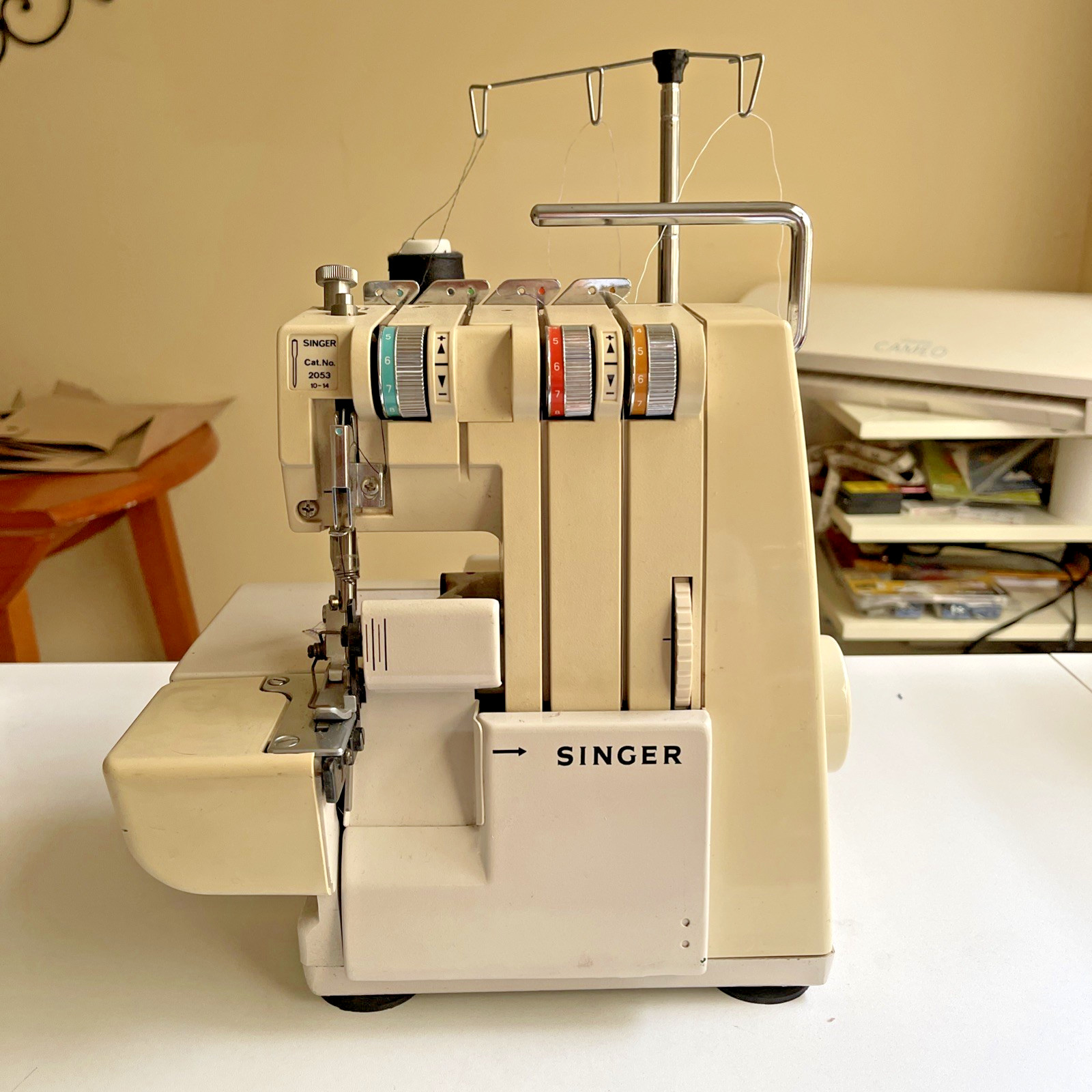 SINGER Ultralock 14u Serger Sewing Machine 3 Thread Machine Only Tested & Workin