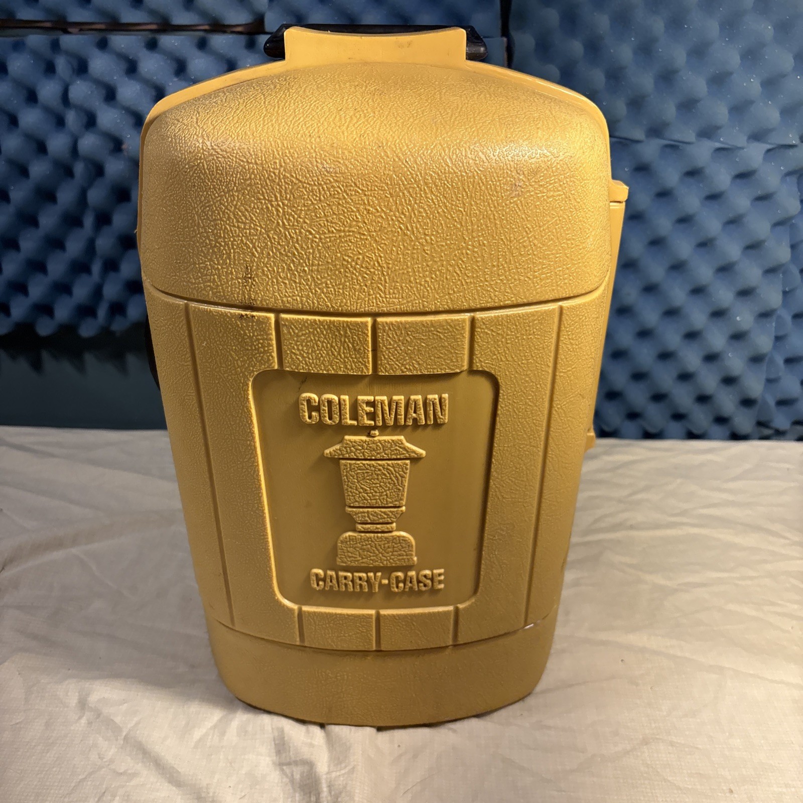 Coleman 220 275 Clam Shell Lantern Case NICE  CONDITION 01-83