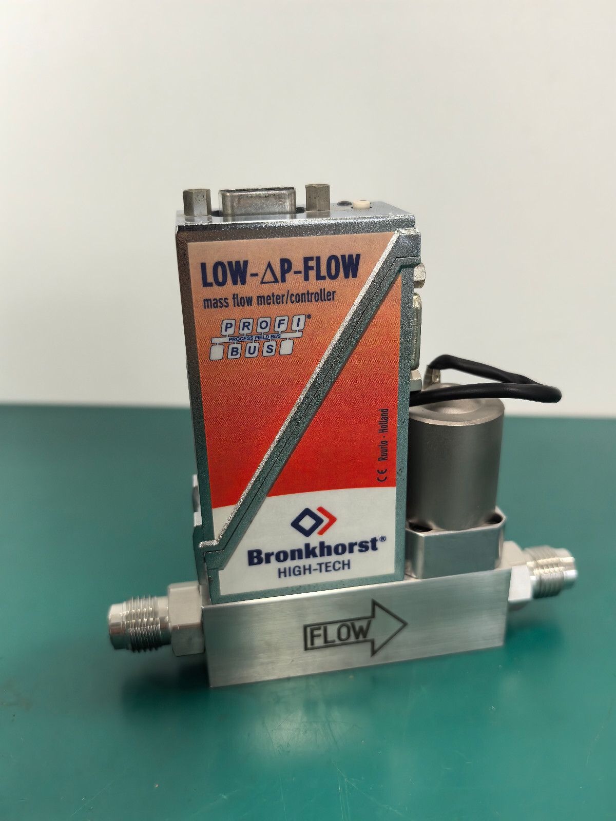 Bronkhorst HIGH-TECH OTB-021F Mass Flow Controller SIH4 200SCCM 4V