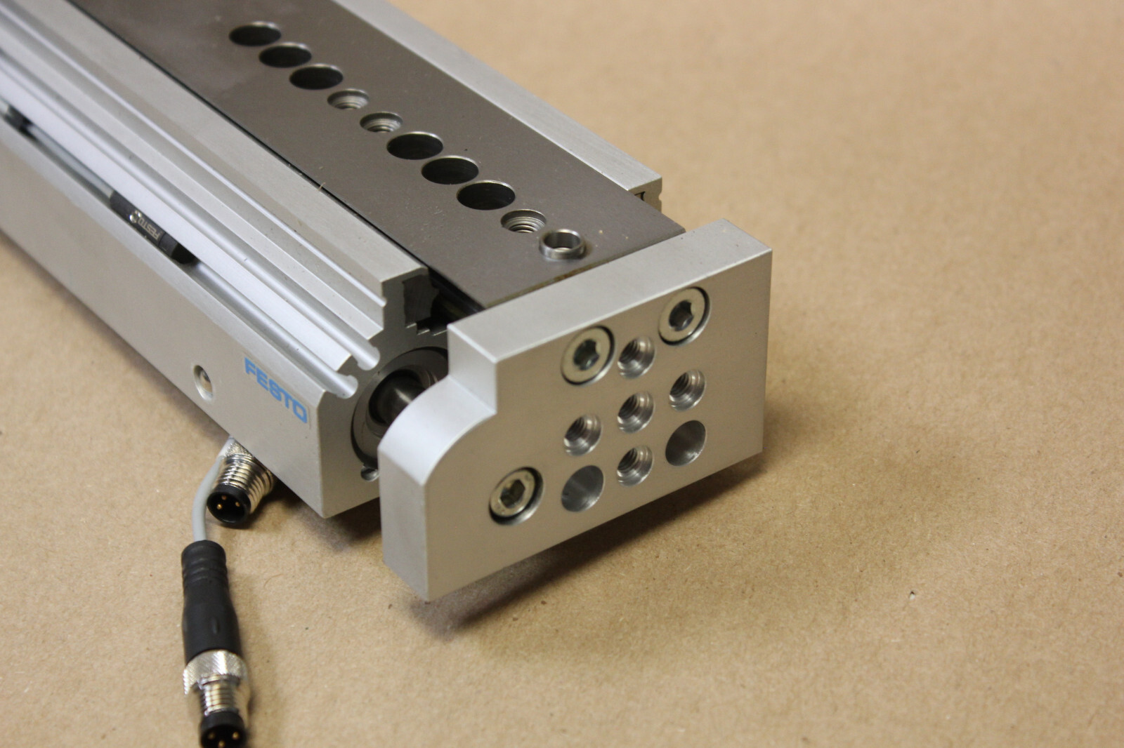 UNUSED FESTO LINEAR SLIDE TABLE DGSL-16-80-Y3A