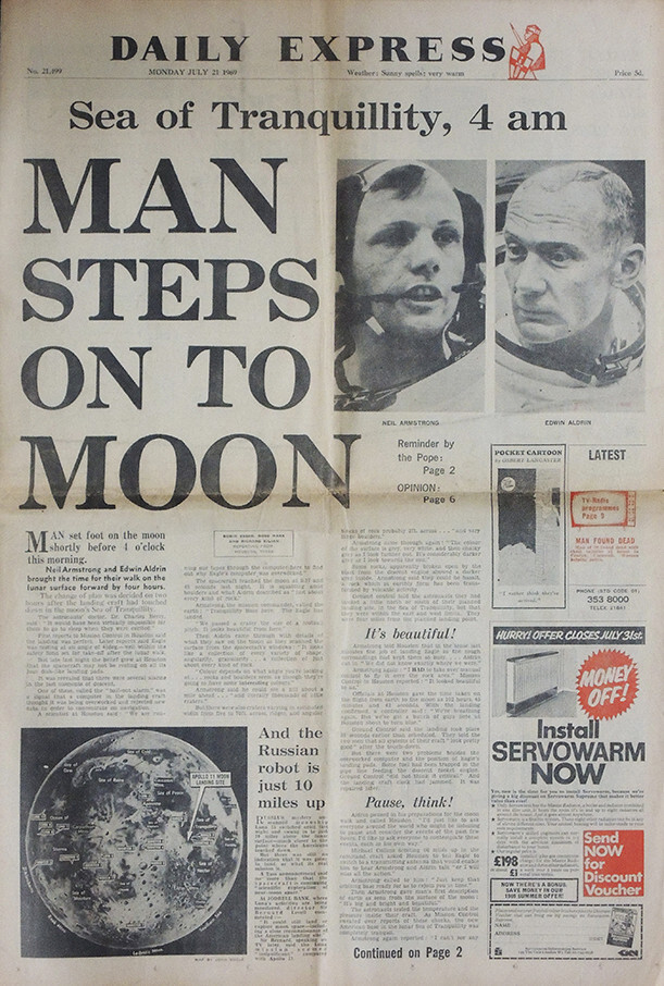 DAILY EXPRESS NEWSPAPER 21 JULY 1969 MAN STEPS ON THE MOON FRONT COVER HEADLINE