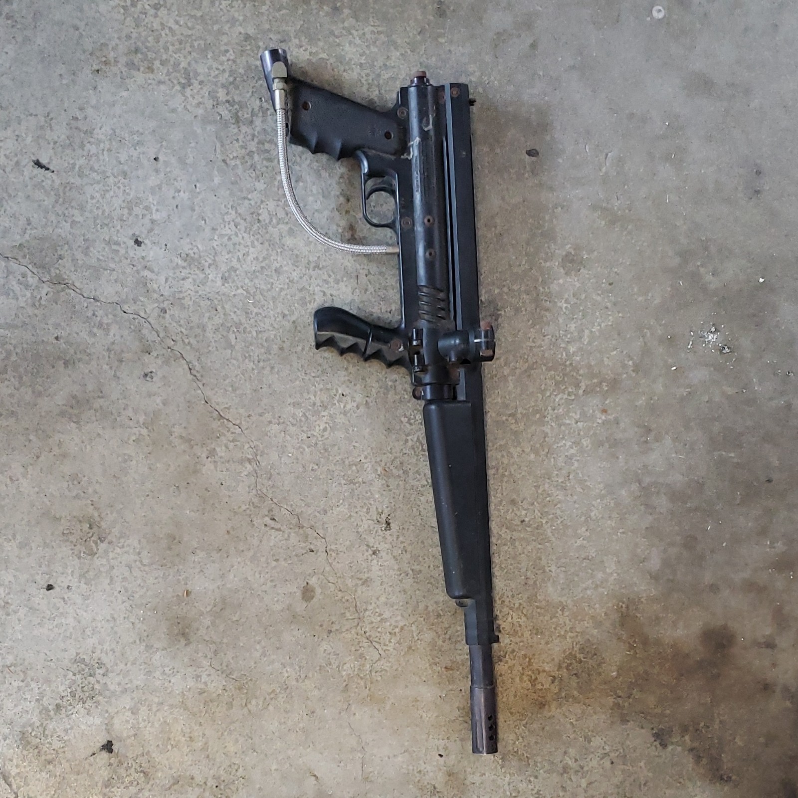 Tippmann Model 98 with Flat Line barrel with expansion bolt