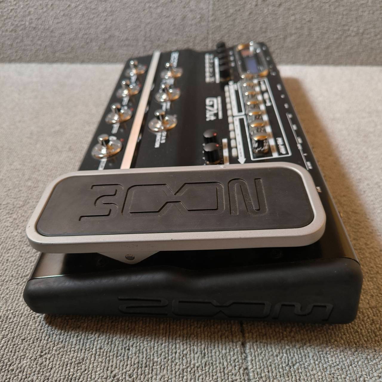ZOOM G7.1ut Guitar Multi Effects Pedal Console Processor Used Body Only ※READ