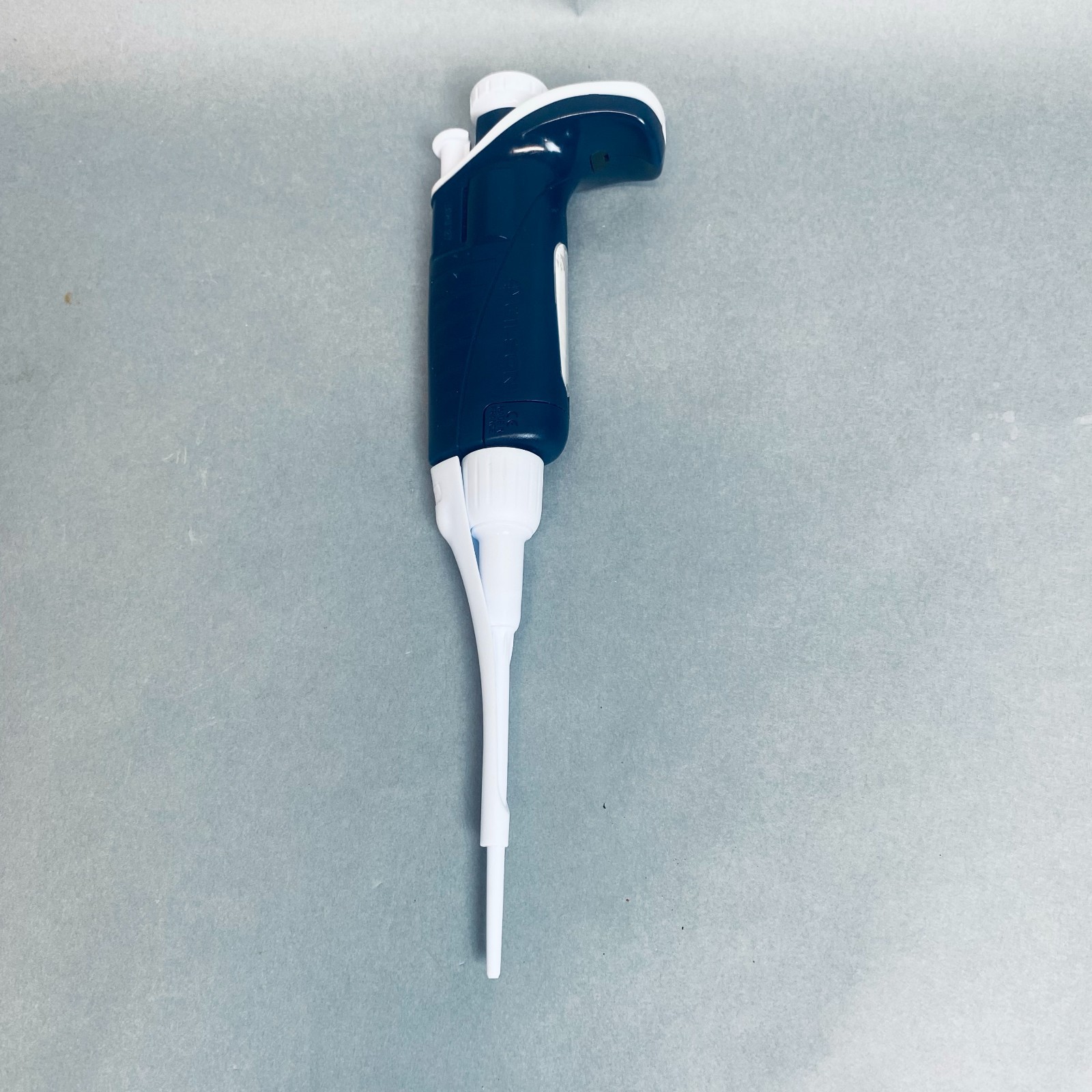 Gilson Pipetman M Electronic Pipette 20 ul