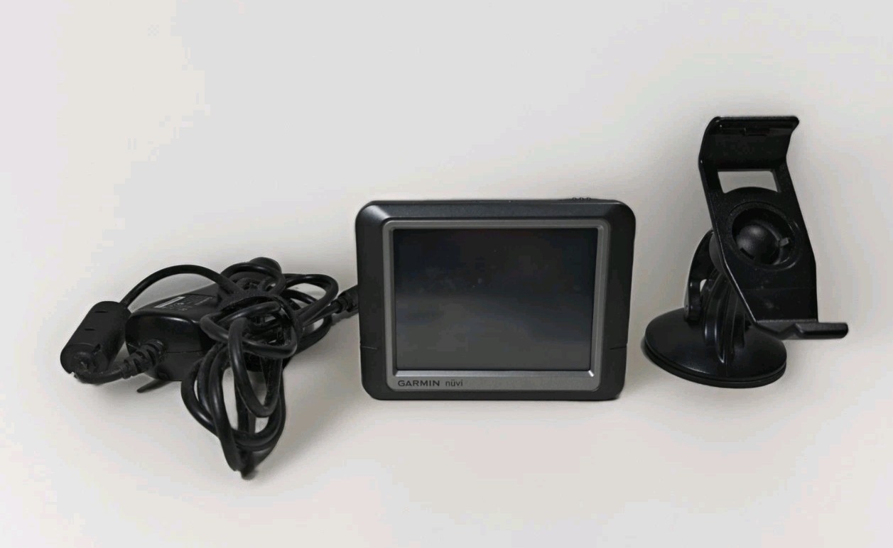 Garmin nüvi 270 GPS Navigator With  Stand and Car Charger Bundle - Works Great!!