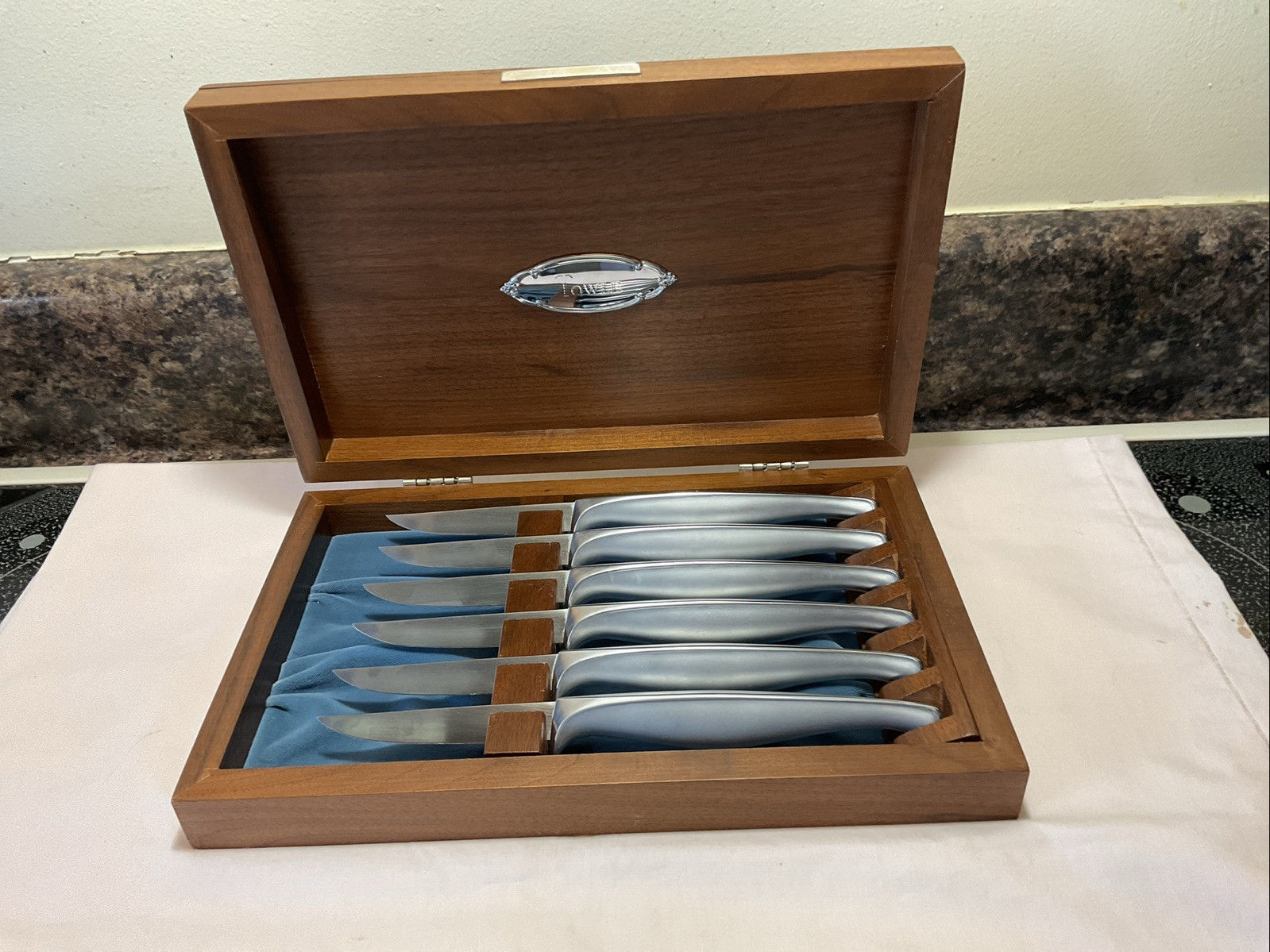 Vintage Towle Invictus Stainless Steel Knife Set Of 6 W/ Walnut Case