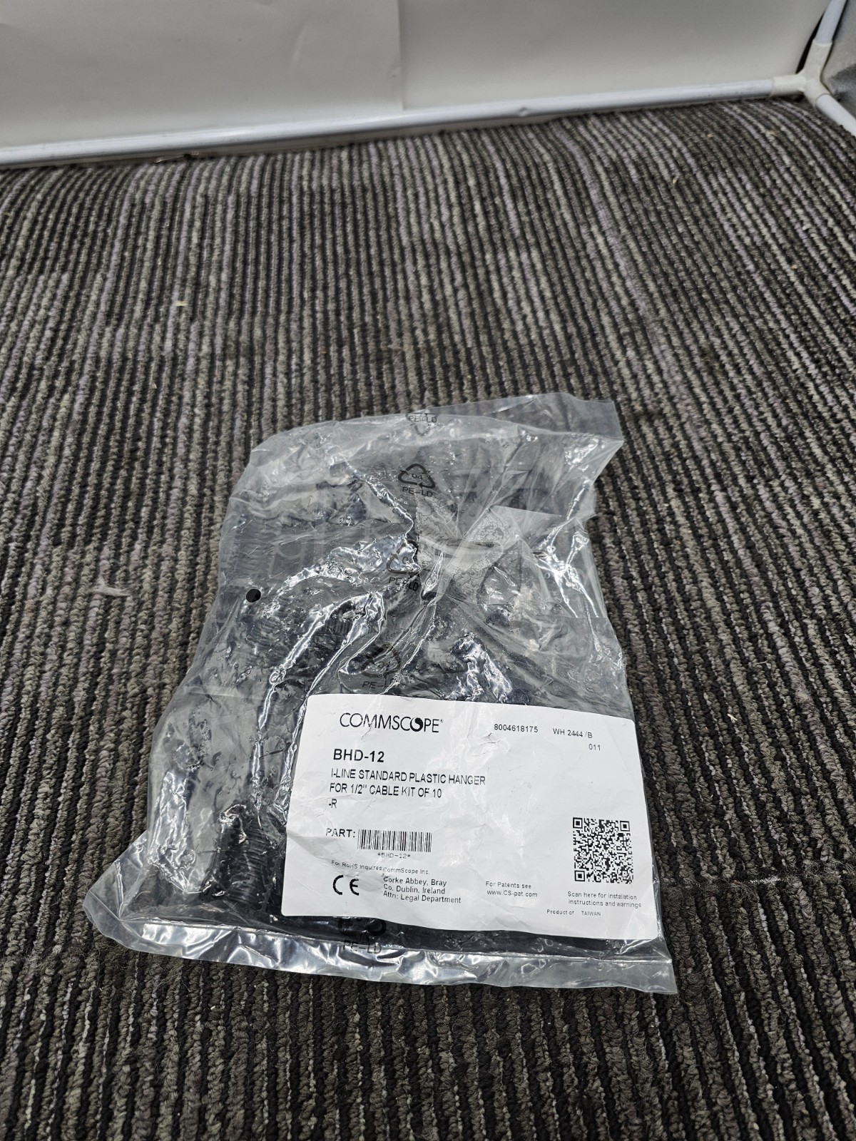 (QTY 20) COMMSCOPE BHD-12 I-LINE STANDARD PLASTIC HANGER FOR 1/2'' CABLE